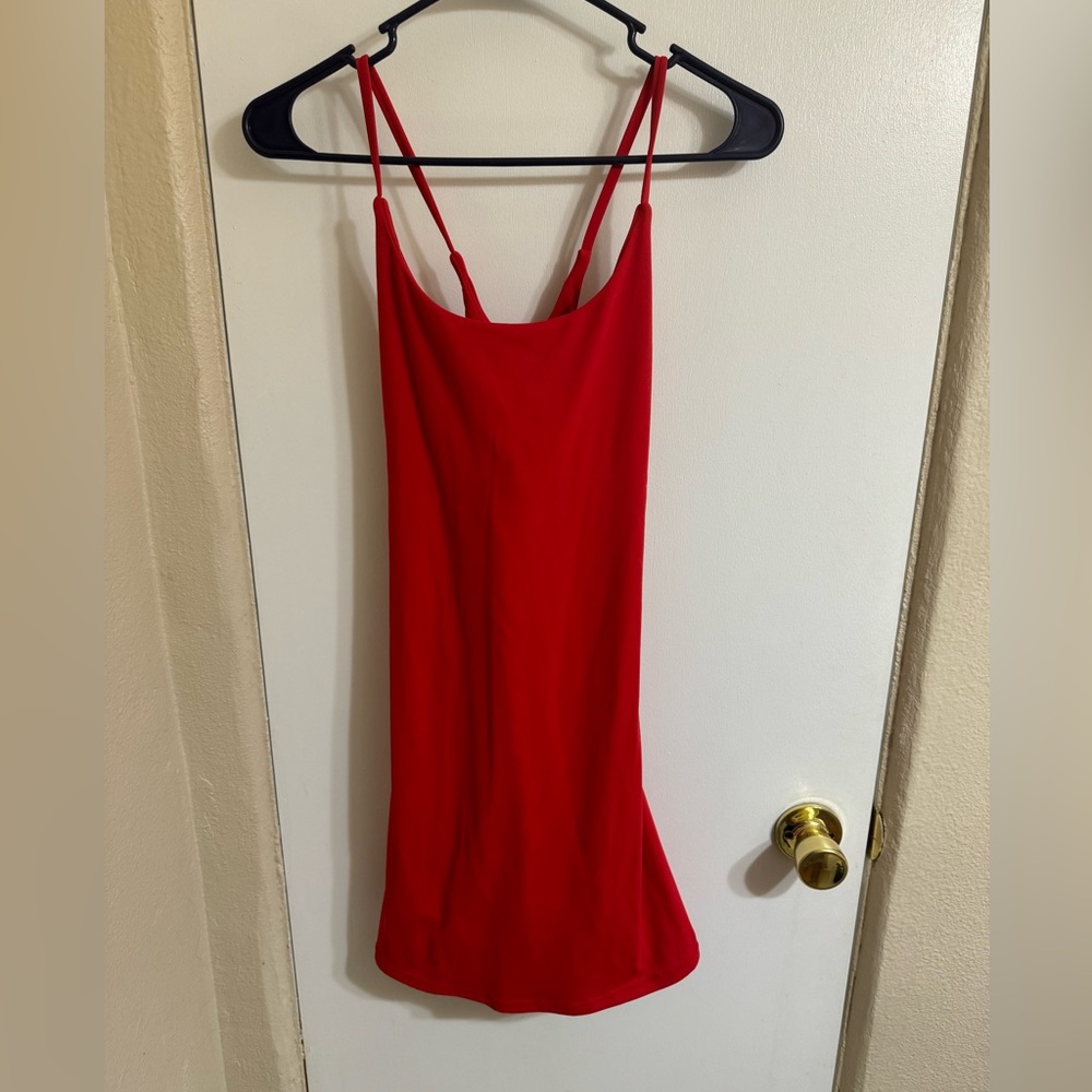 Soft, comfortable dress. Built in shirts and bra. Perfect for any activity.